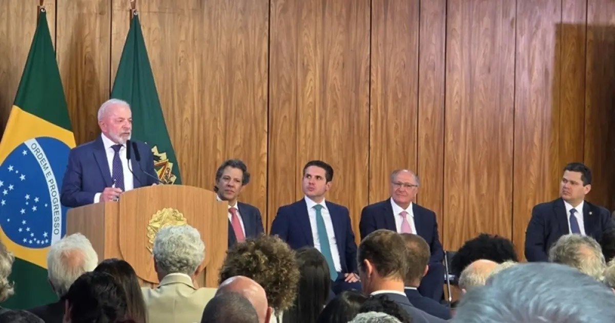 Governo abre crédito extraordinário de R$ 30 bilhões para apoiar exportadores afetados por tarifas dos EUA