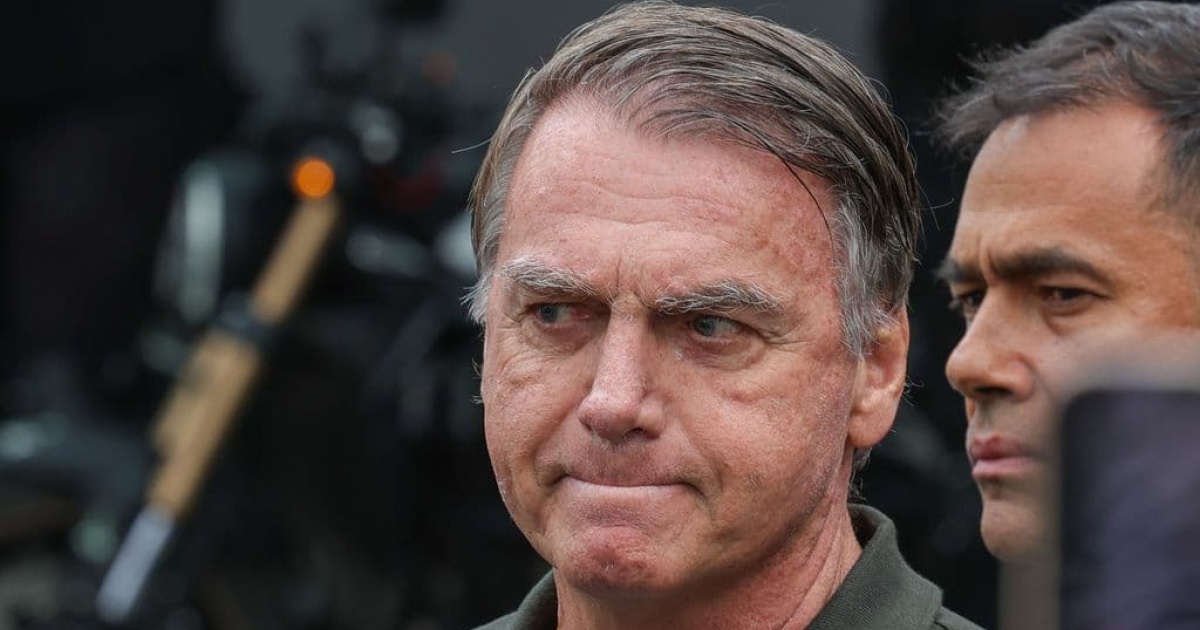 Após procedimento médico, Bolsonaro é diagnosticado com anemia e pneumonia residual