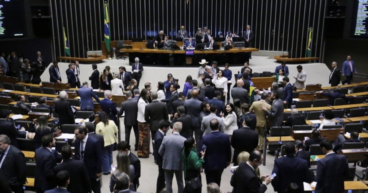 Confira a posição dos deputados e deputadas da Bahia na votação da PEC da Blindagem na Câmara
