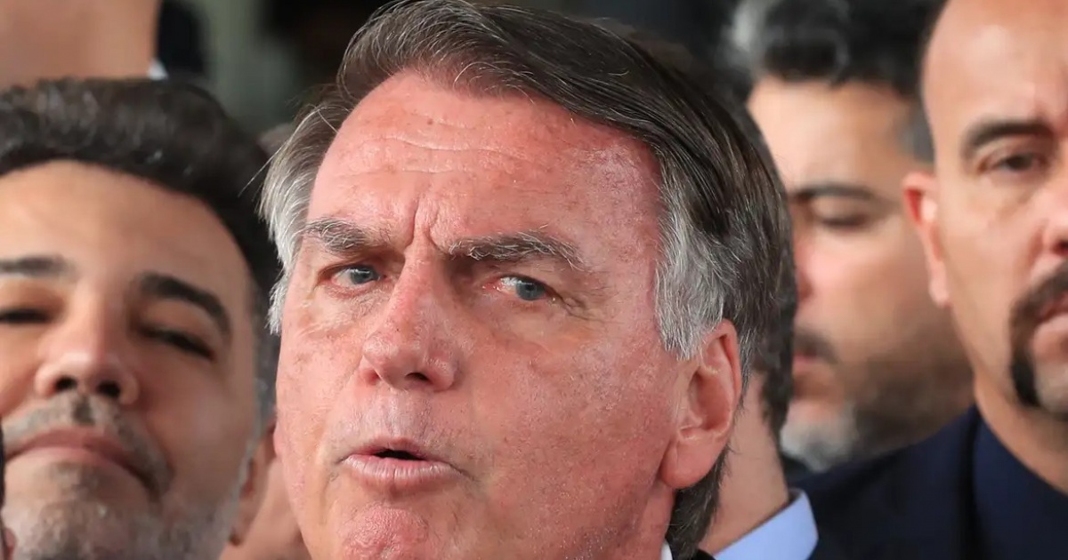 STF homologa julgamento que condenou Bolsonaro a 27 anos de prisão por tentativa de golpe