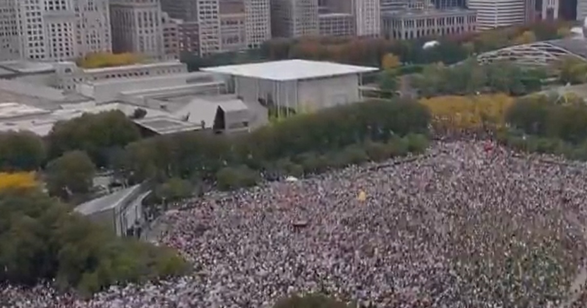 VÍDEO: Protestos contra Trump levam multidão às ruas nos EUA