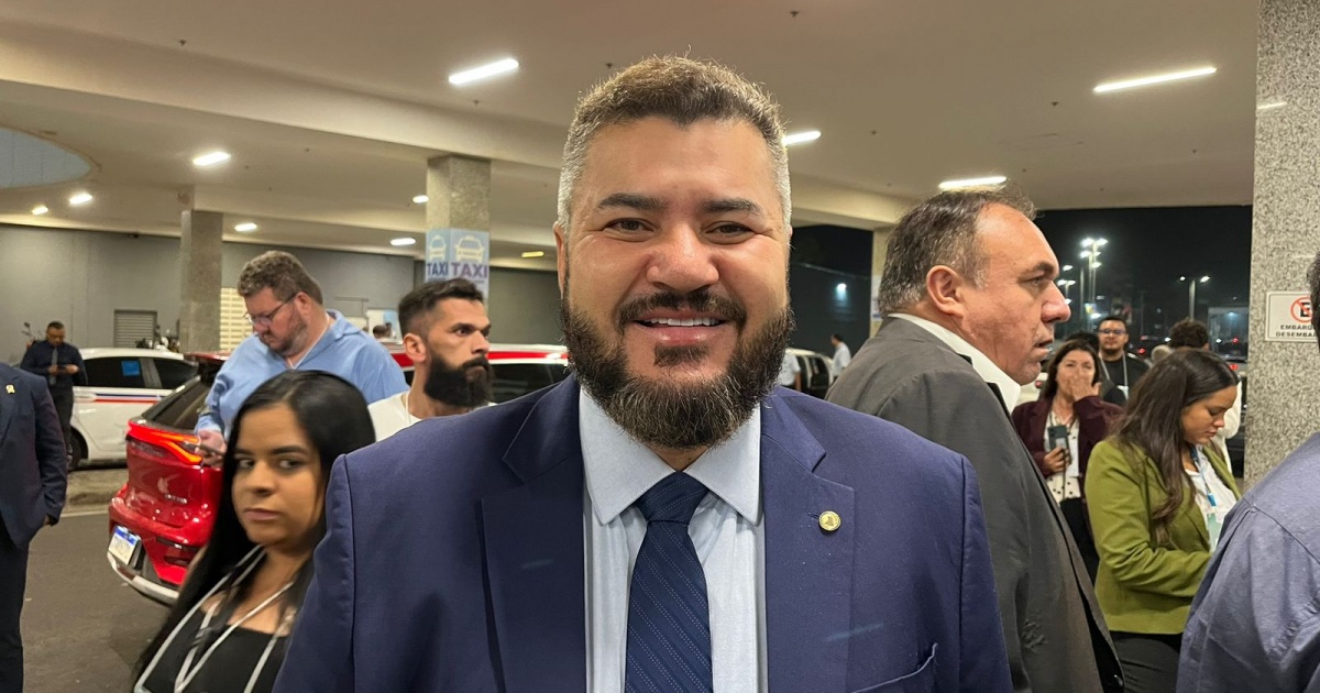 Júnior Muniz Arrasa na EXPOSIBRAM 2025: Bahia Mostra Seu Potencial Mineral ao Mundo!