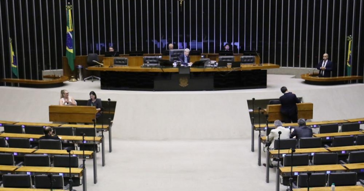 Câmara pode votar reajuste de 24% para servidores do Judiciário Federal nesta terça-feira