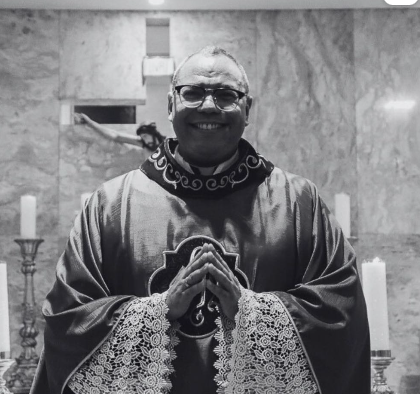 Padre e duas mulheres morrem após marquise desabar na Mata Escura, em Salvador 1 001