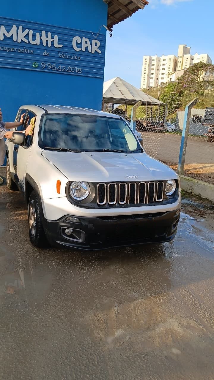 Veículo roubado é recuperado pela PM em Pirajá