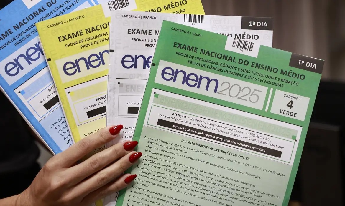 Enem 2025: Inep divulga gabaritos e cadernos de provas do 2º dia