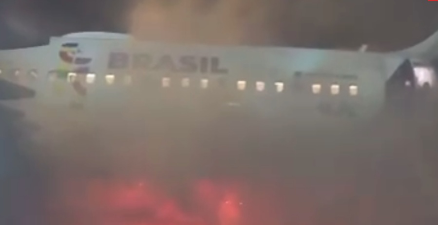 VÍDEO: Incêndio em veículo de bagagens força evacuação de avião da Latam em Guarulhos