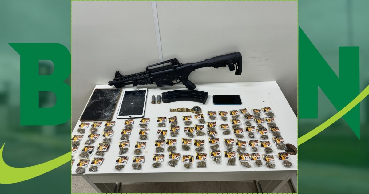 Polícia militar apreende arma e drogas após confronto com grupo armado no Engenho Velho da Federação, em Salvador