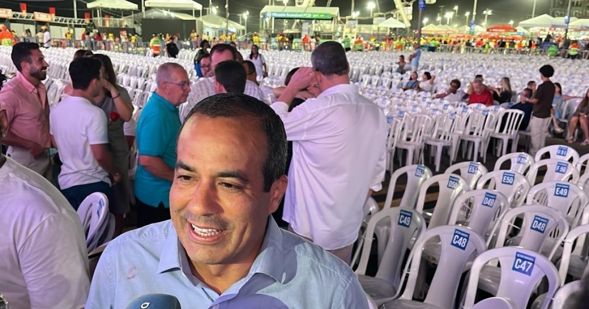 Bruno Reis comemora primeiro show gratuito de Roberto Carlos em Salvador e brinca sobre próximas atrações: “Fábio Jr?”