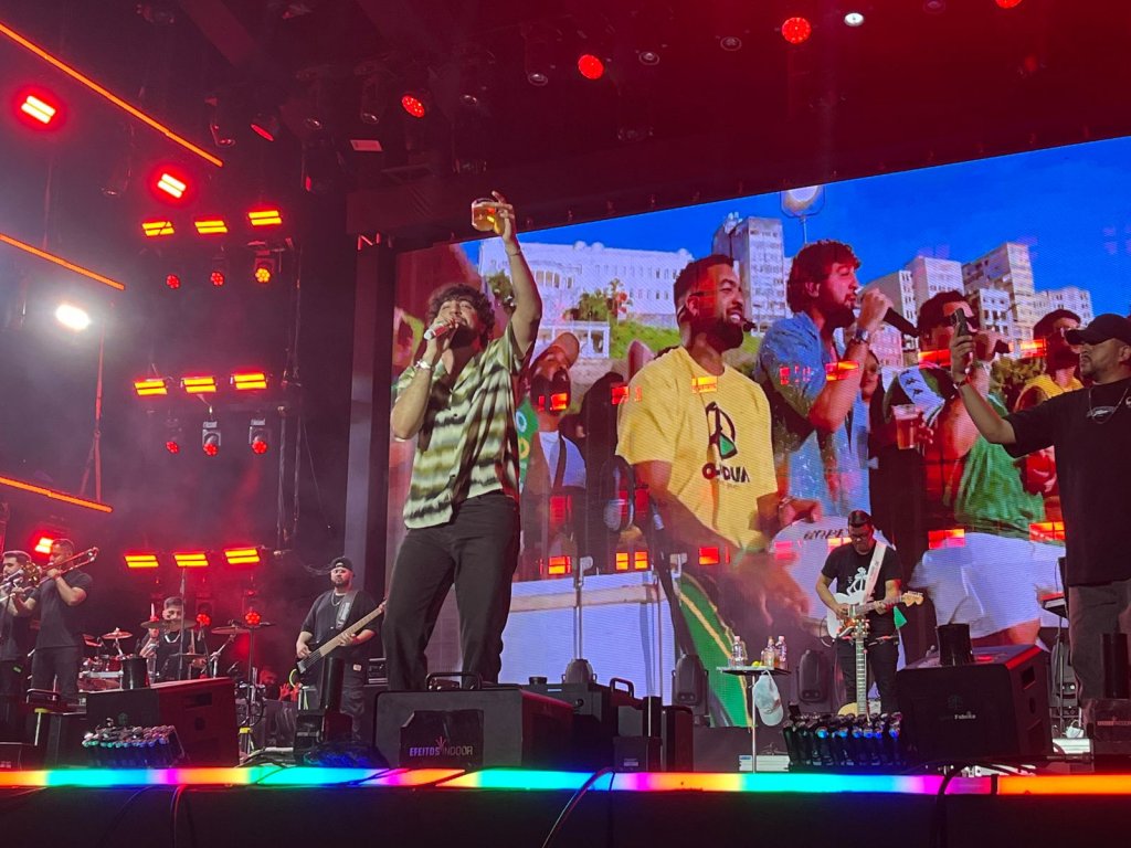 Nattan durante o show