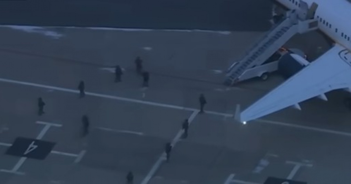 Maduro desembarca em Nova York após sequestro sob forte esquema de segurança, diz veículos dos EUA