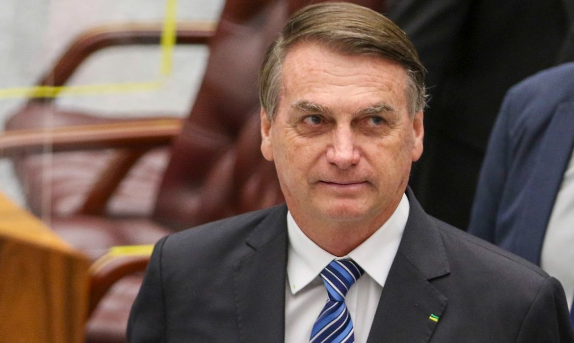 CFM abre sindicância para apurar assistência médica a Bolsonaro após queda em carceragem da PF