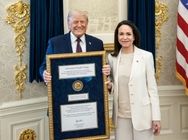 María Corina Machado entrega Nobel da Paz à Trump