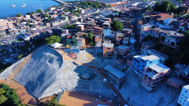 Menos da metade das vias em favelas baianas têm capacidade para a circulação de ônibus e caminhões