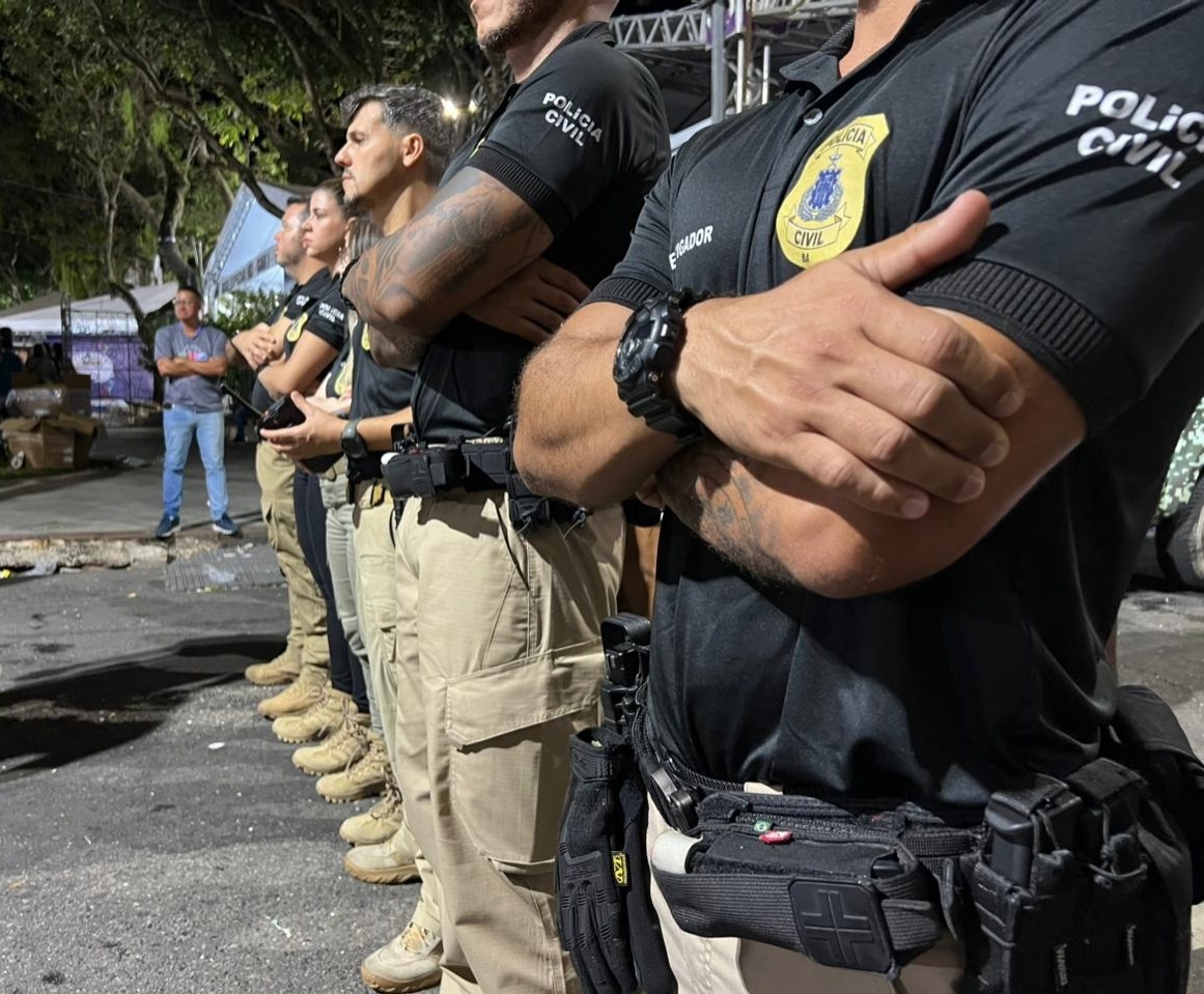  Mulher com tornozeleira é presa no Circuito Osmar por extorsão contra turistas