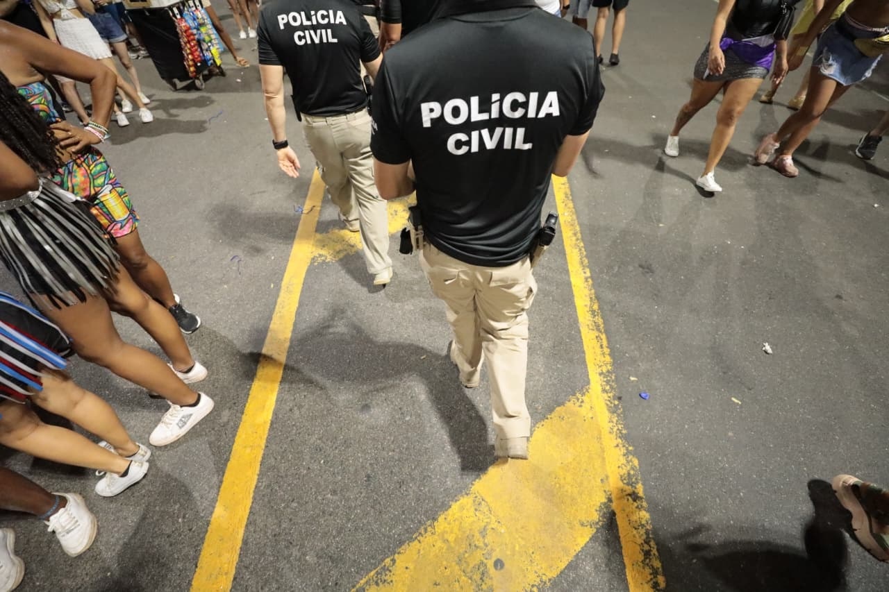 Mulher é presa acusada de estupro contra criança de 2 anos no carnaval de Salvador; câmeras ajudaram na identificação