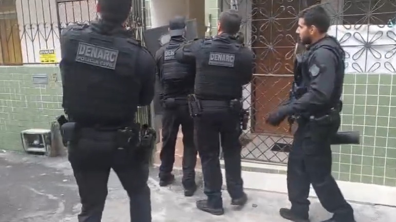 Polícia prende casal com 30 quilos de maconha na Boca do Rio