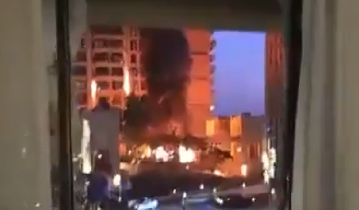 VÍDEO: Turista mostra desespero após hotel ser atingido por ataque em Dubai