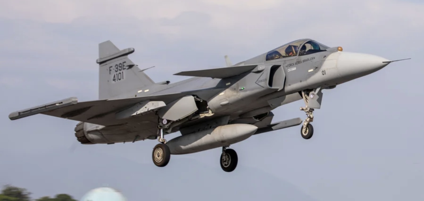 FAB evita paralisação de projetos militares após exclusão de despesas das regras fiscais em 2025