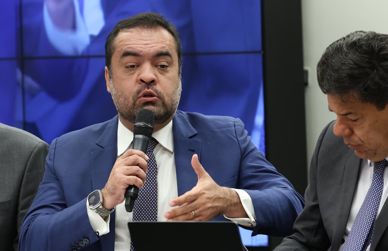 ‘Operação higienizou mais de 115 vagabundos’, diz Cláudio Castro sobre ação policial nos complexos da Penha e do Alemão