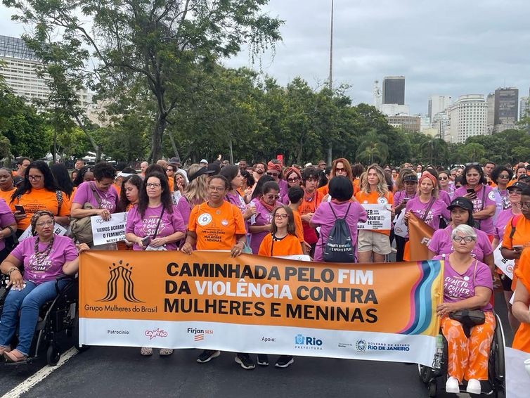 Mulheres evangélicas organizam caminhada contra o feminicídio em Salvador
