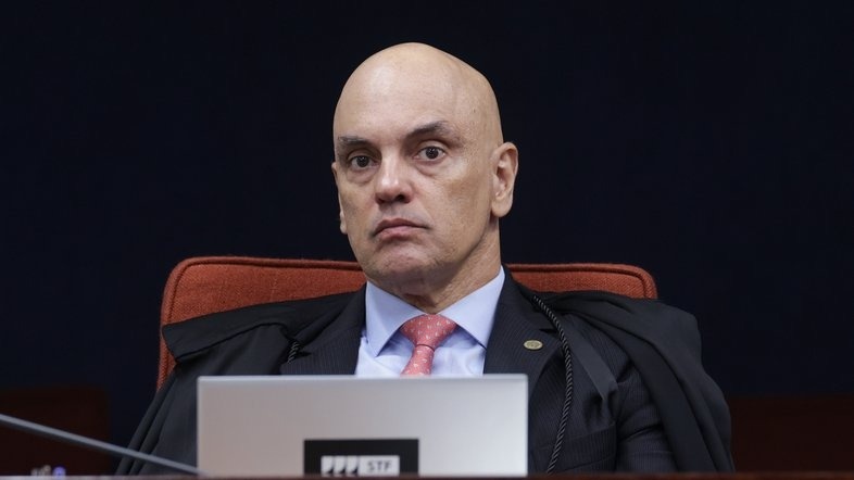 PF encontra mensagens entre Daniel Vorcaro e Alexandre de Moraes no dia da prisão do banqueiro