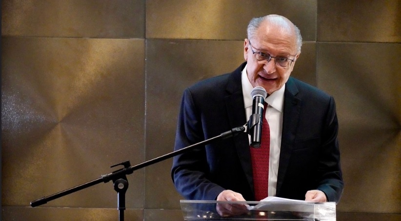 Alckmin anuncia recorde de exportações em fevereiro e diz que sairá do Ministério do Desenvolvimento em 4 de abril