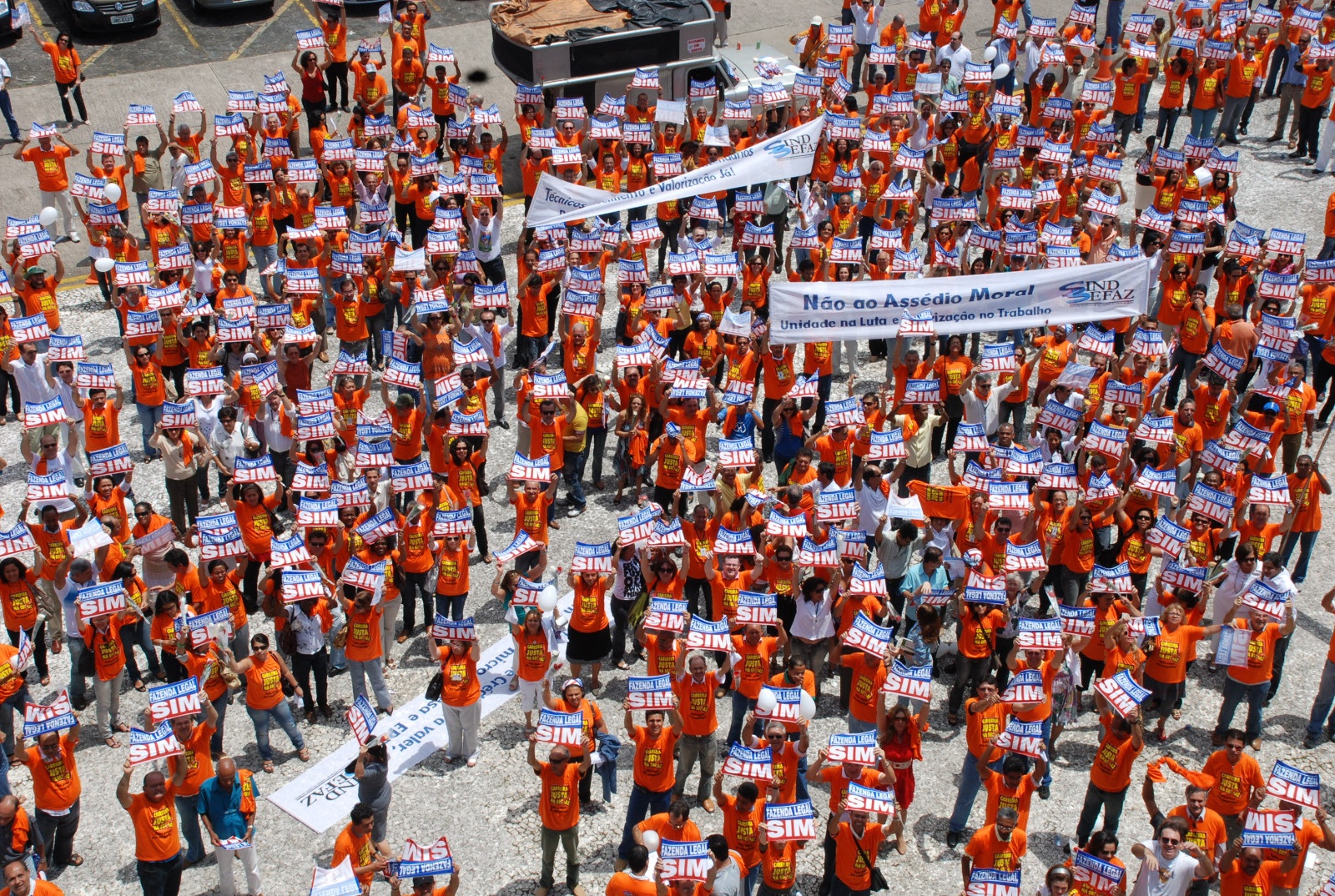 Sindsefaz celebra 30 anos com programação cultural e shows de Luiz Caldas e Xande de Pilares em Salvador