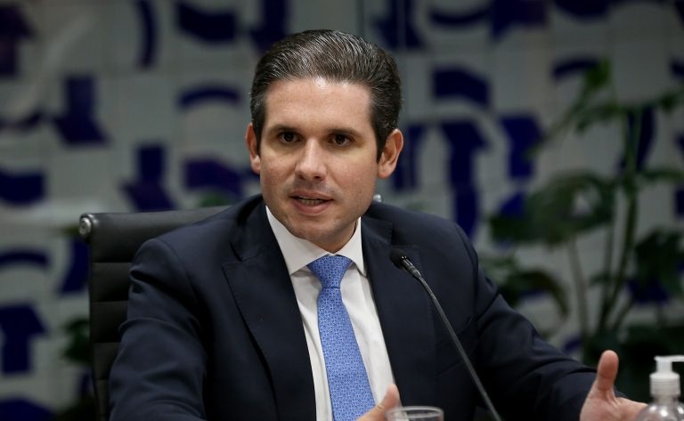 Hugo Motta diz que Câmara aguardará decisão final do STF sobre deputados condenados por corrupção