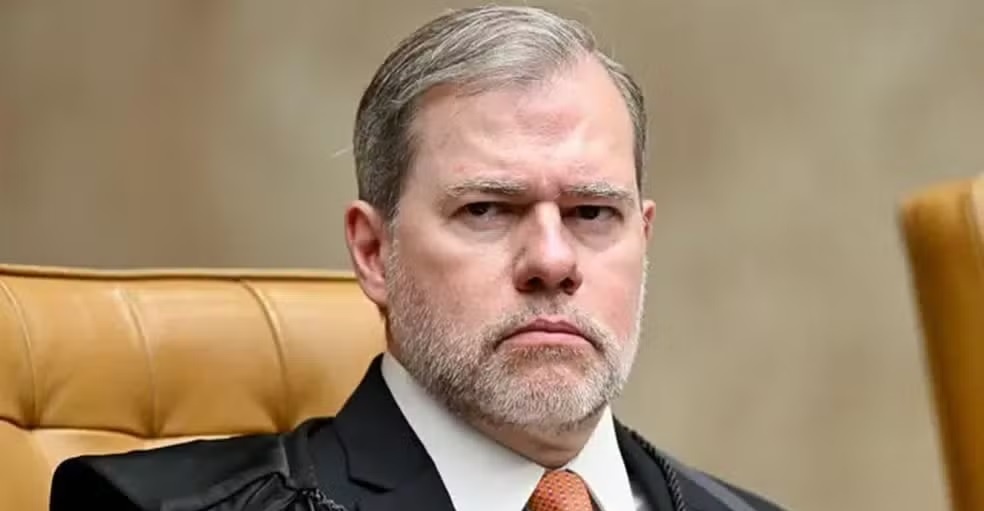 Maioria dos brasileiros defende que Dias Toffoli sofra impeachment por suas relações com o Banco Master