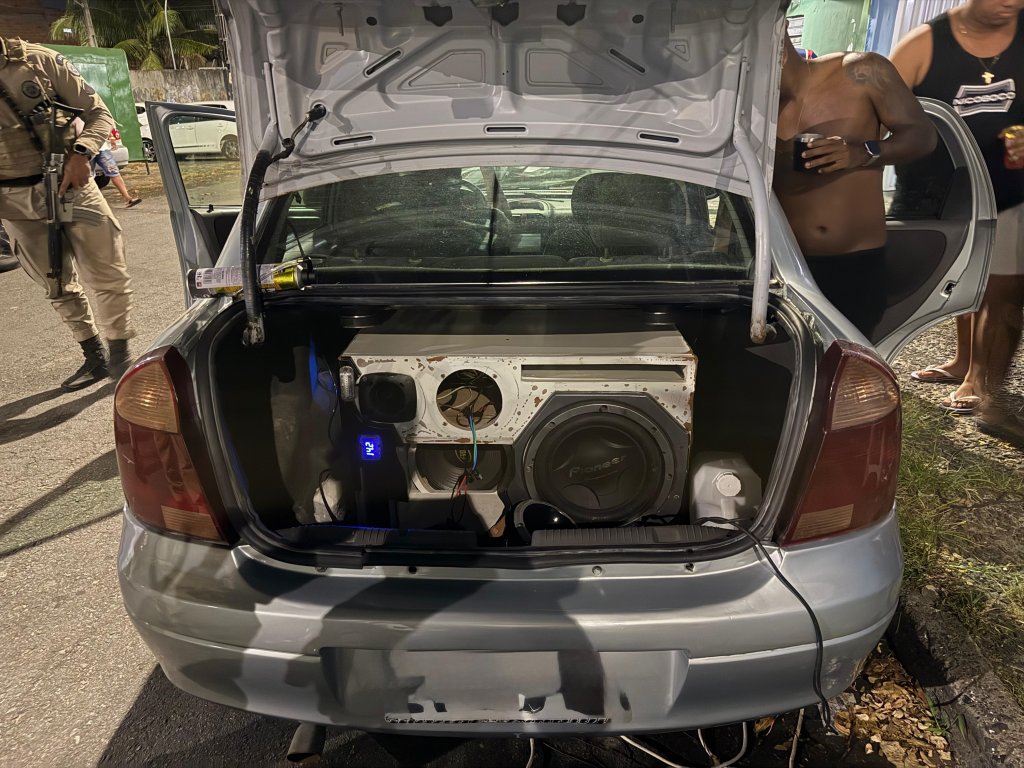 PM remove veículos em operação "paredão" na região de Cajazeiras 3 pared%C3%A3o%202