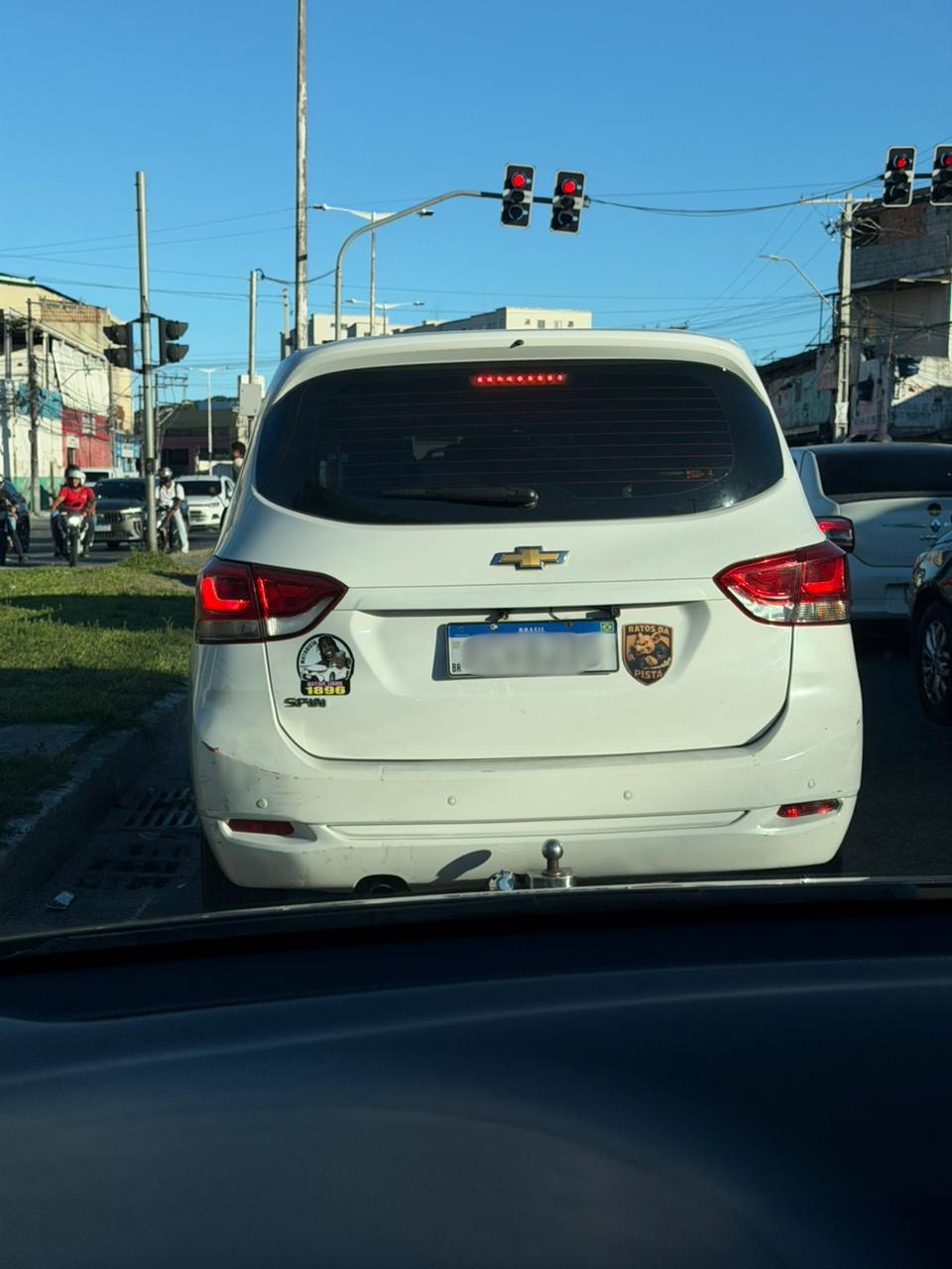 Ratos da Pista: Saiba como funciona o grupo por trás dos adesivos em carros de aplicativo em Salvador