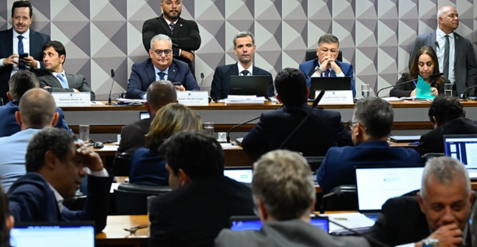 Maioria governista rejeita parecer final e CPMI do INSS encerra seus trabalhos sem relatório da investigação