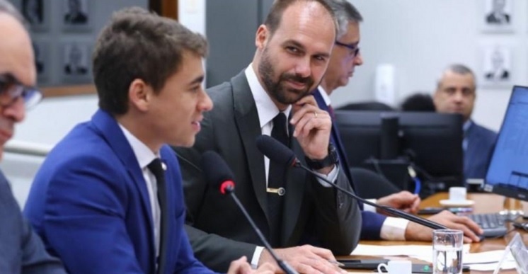 Eduardo Bolsonaro faz duras críticas a Nikolas e diz que ele não defende Flávio e ainda debocha da família