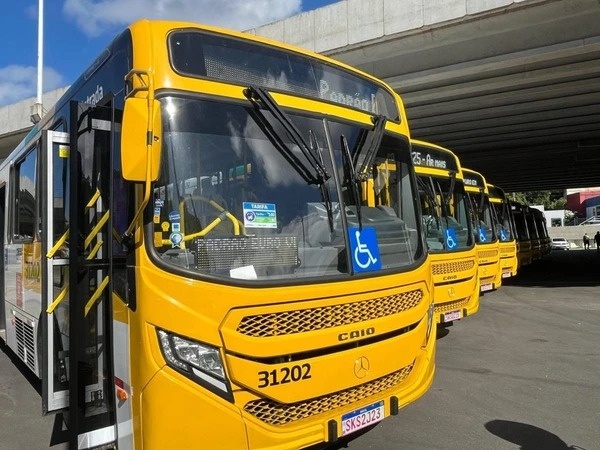 Ônibus feminino? Vereador propõe criação de linhas de ônibus prioritárias para mulheres em Salvador 