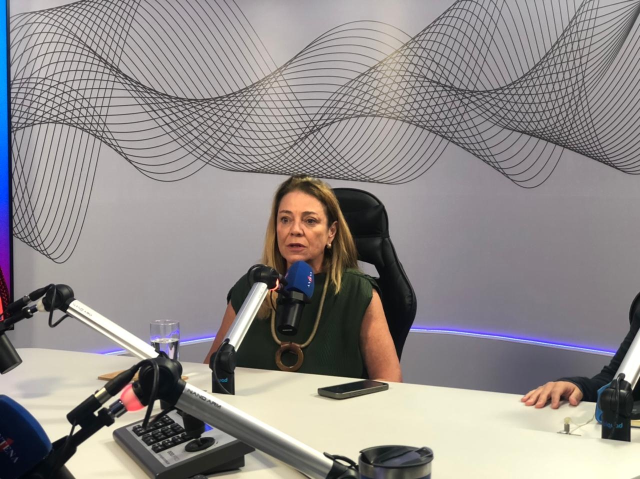 “As pessoas estão fazendo apenas matemática eleitoral e esqueceram o programa político”, diz Fabíola Mansur