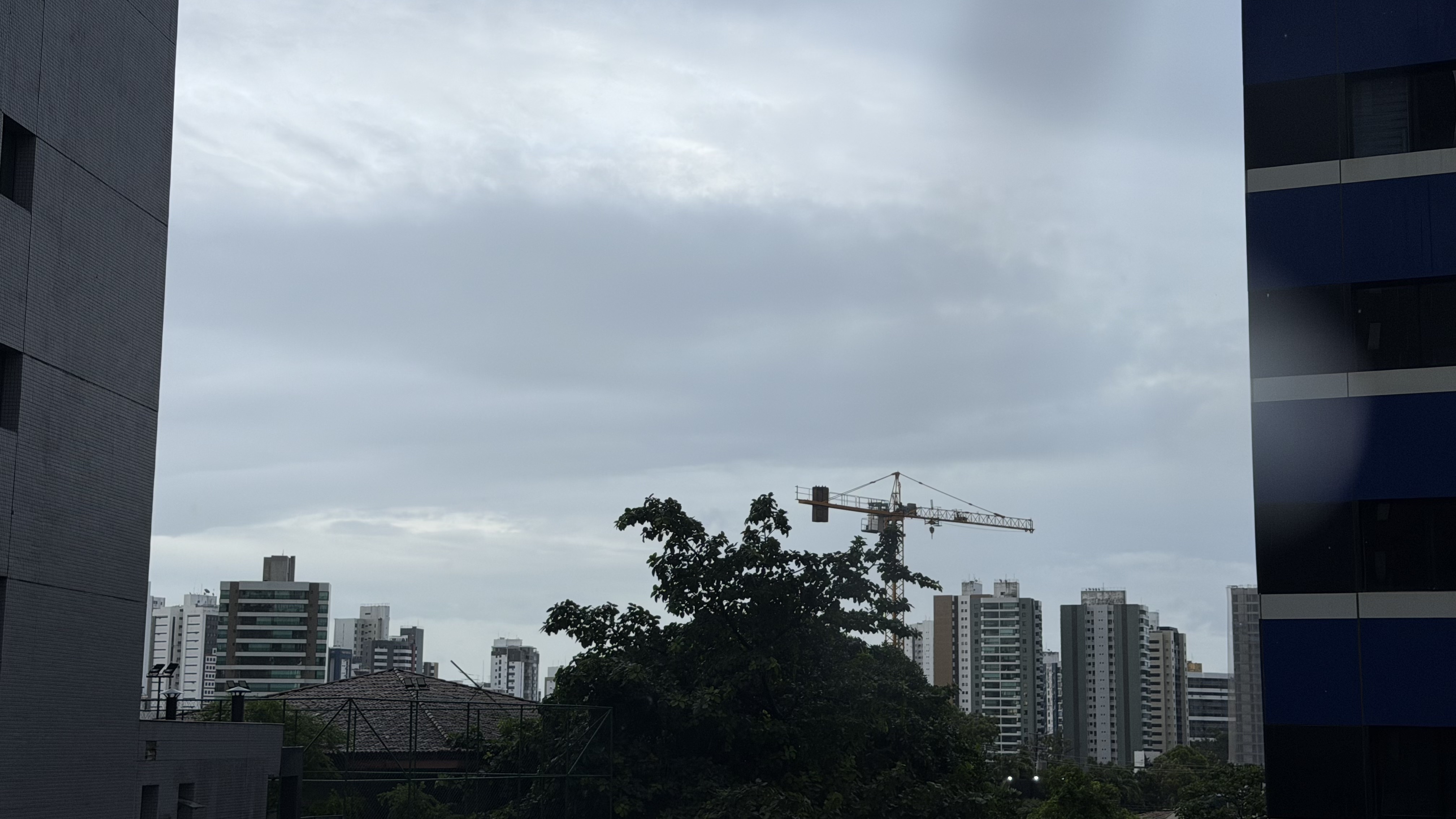 Defesa Civil registra 7 ocorrências após fortes chuvas em Salvador; maioria dos casos está concentrada em Pau da Lima