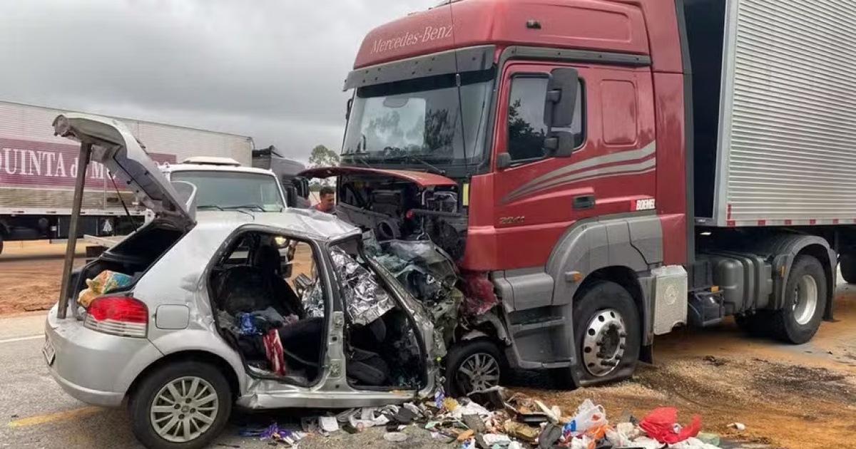 LUTO NAS ESTRADAS: 84 mortes no feriado de Tiradentes em todo o Brasil