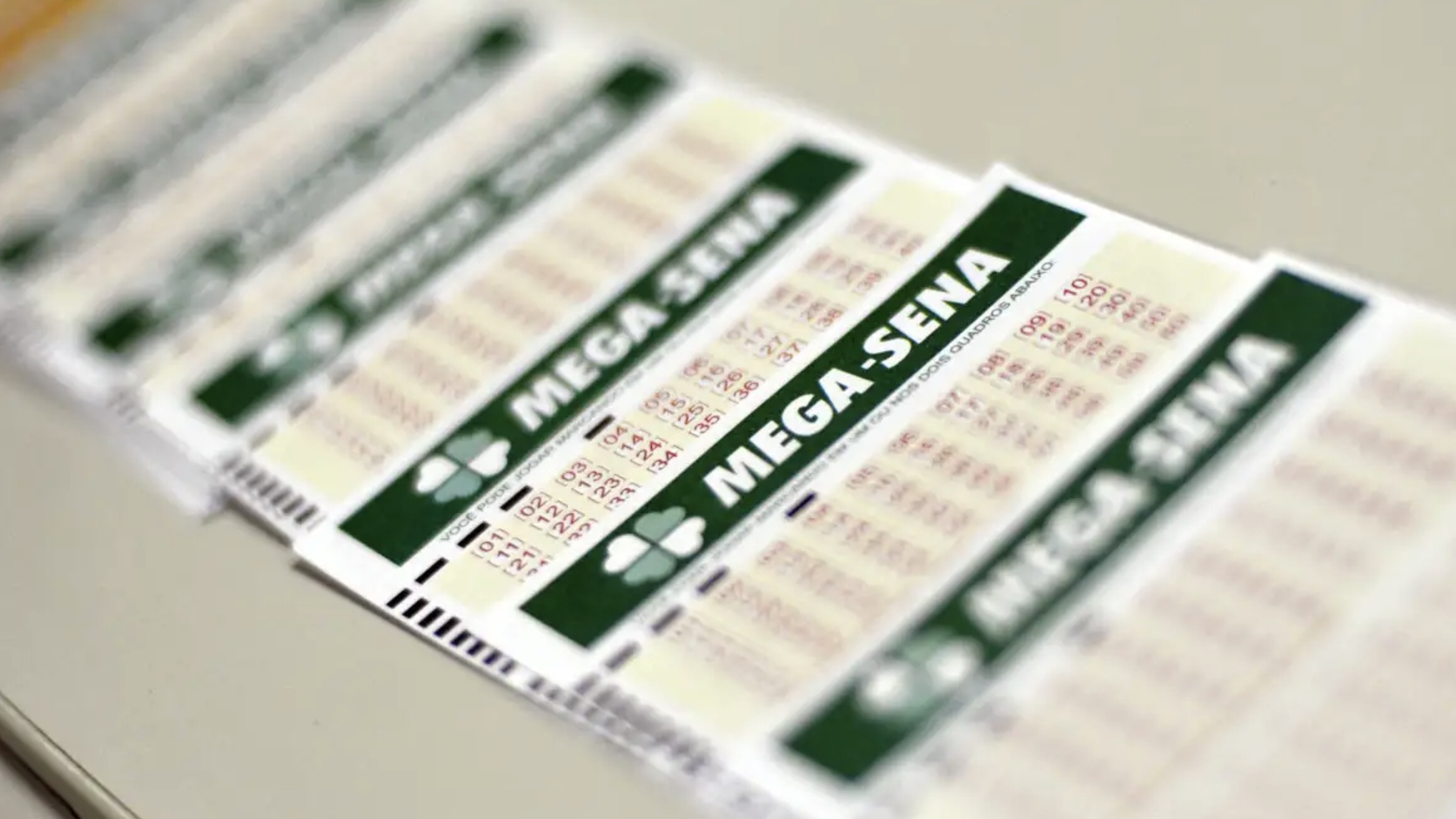 Apostas de Salvador e Caravelas acertam cinco números da Mega-Sena e ganham R$ 64 mil cada