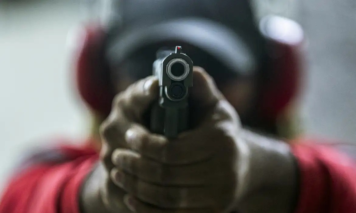 Bahia contabiliza 1.118 novos registros de armas de fogo em 2025; Feira, Barreiras e Juazeiro lideram registros no interior 