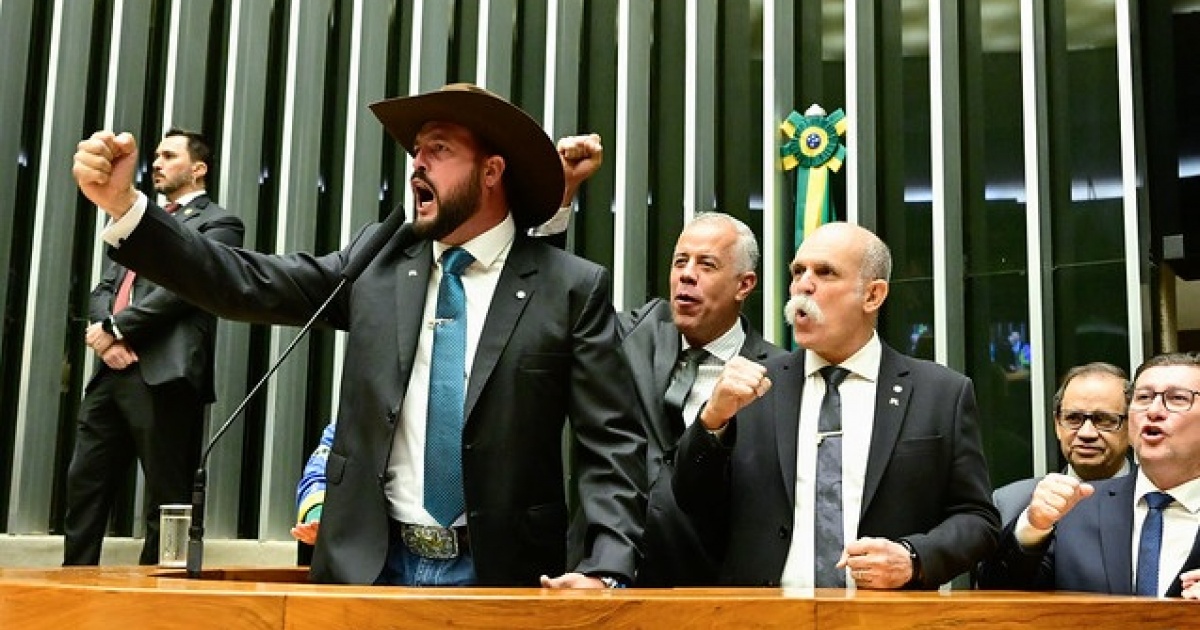Câmara dos Deputados dá um passo histórico e derruba veto de Lula com 318 votos!