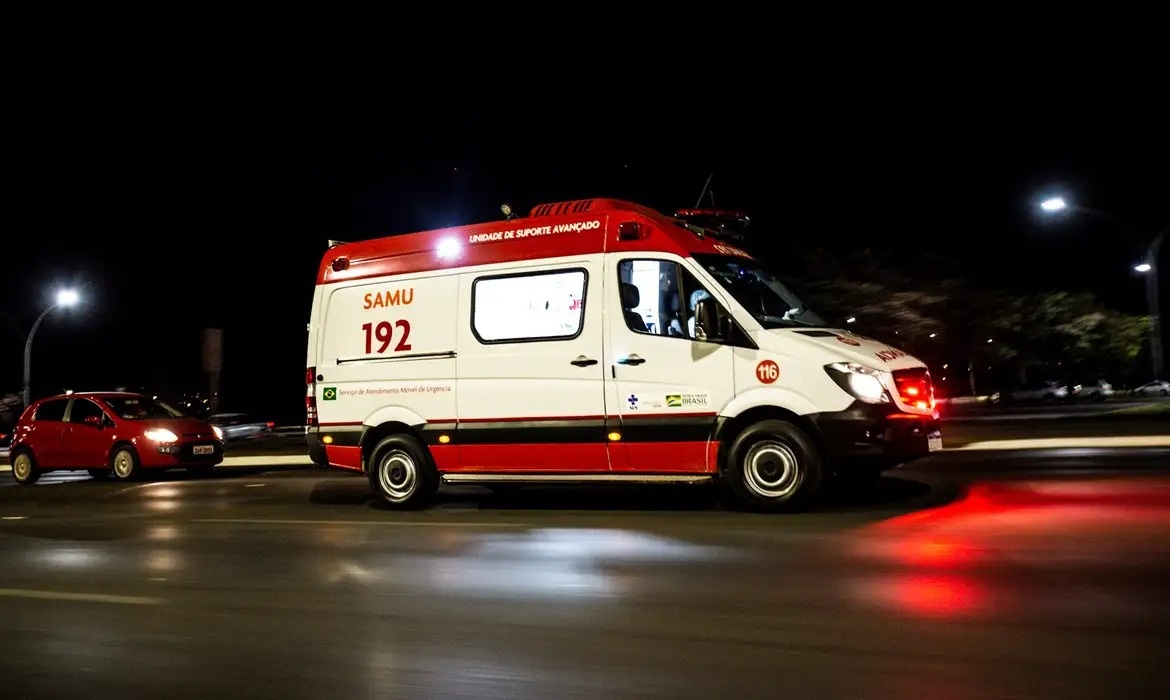 Suspeito de matar enteado em SP é executado a tiros dentro de ambulância do Samu