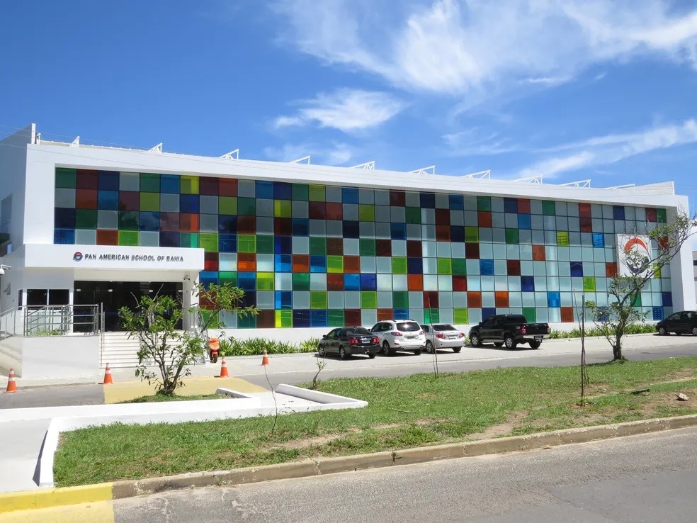 Escola particular de Salvador apura bilhetes com ameaças entre estudantes 