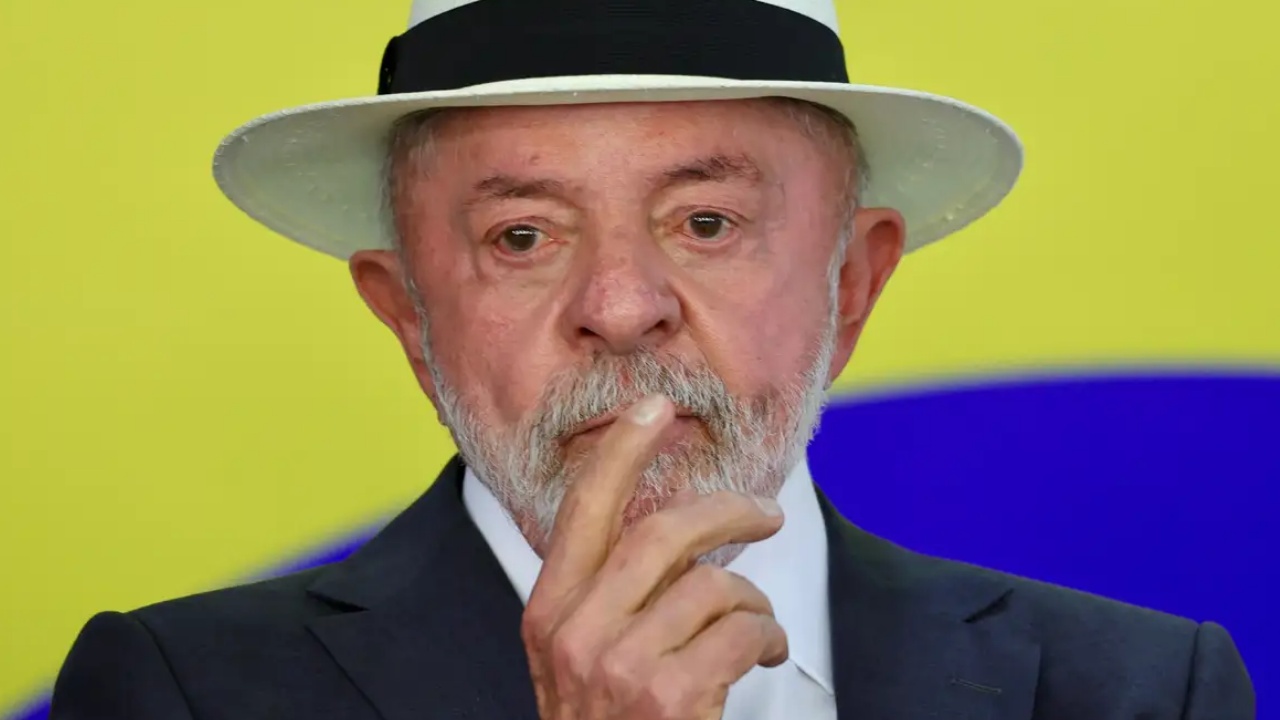 Lula critica prisão de ativista brasileiro em Israel e cobra libertação imediata