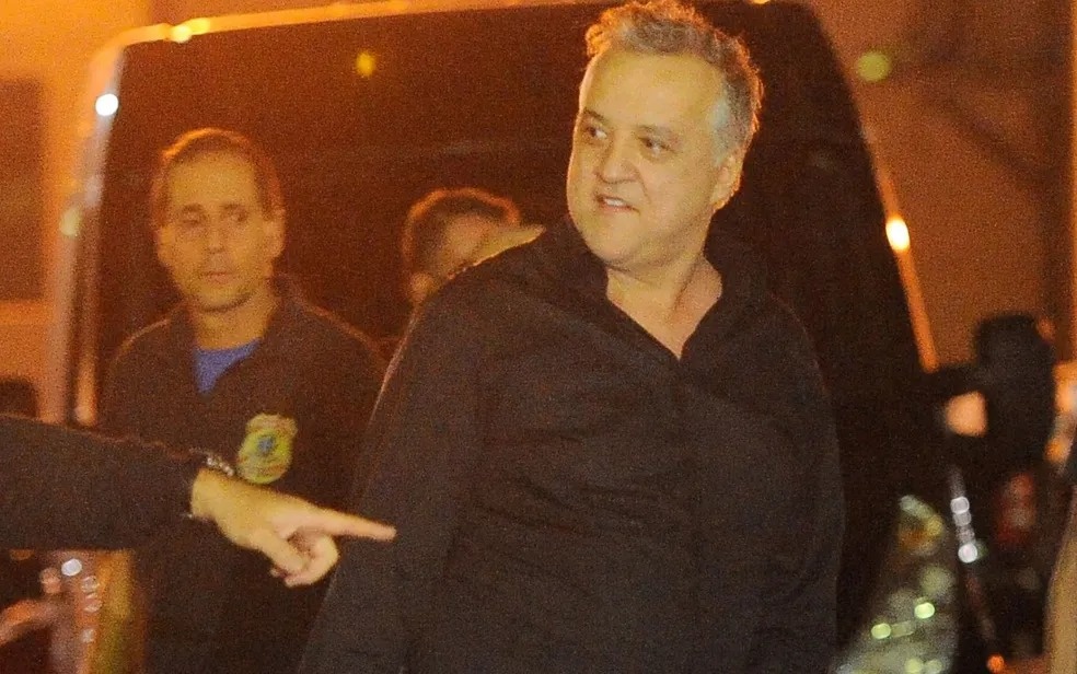 Carlinhos Cachoeira é preso pela PF no Aeroporto de Congonhas 