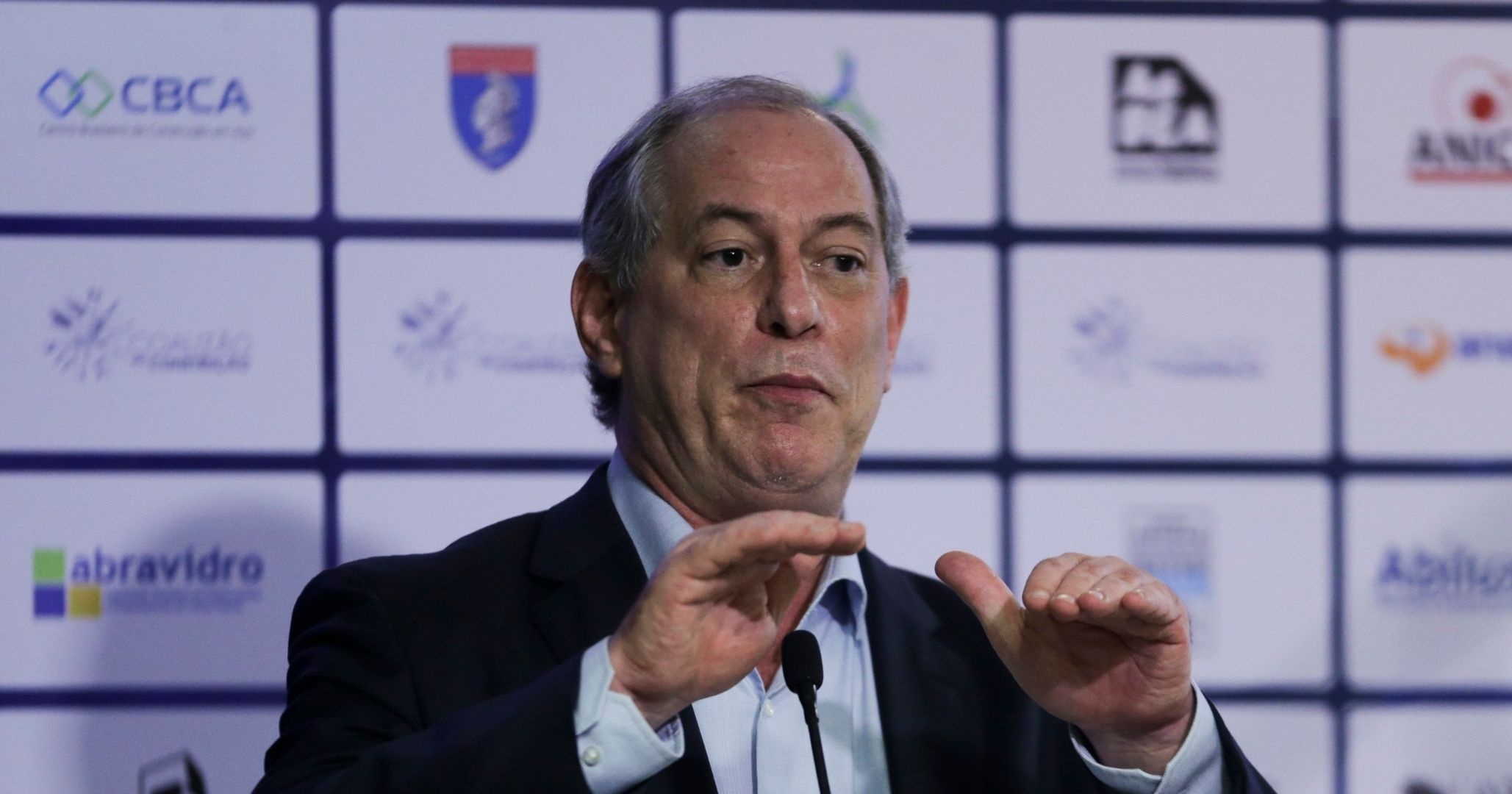 Ciro Gomes é condenado por violência política de gênero contra prefeita no Ceará