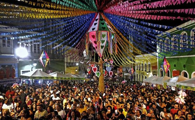 Oito palcos e mais de 35 atrações: Confira programação deste sábado para o São João da Bahia em no Pelourinho