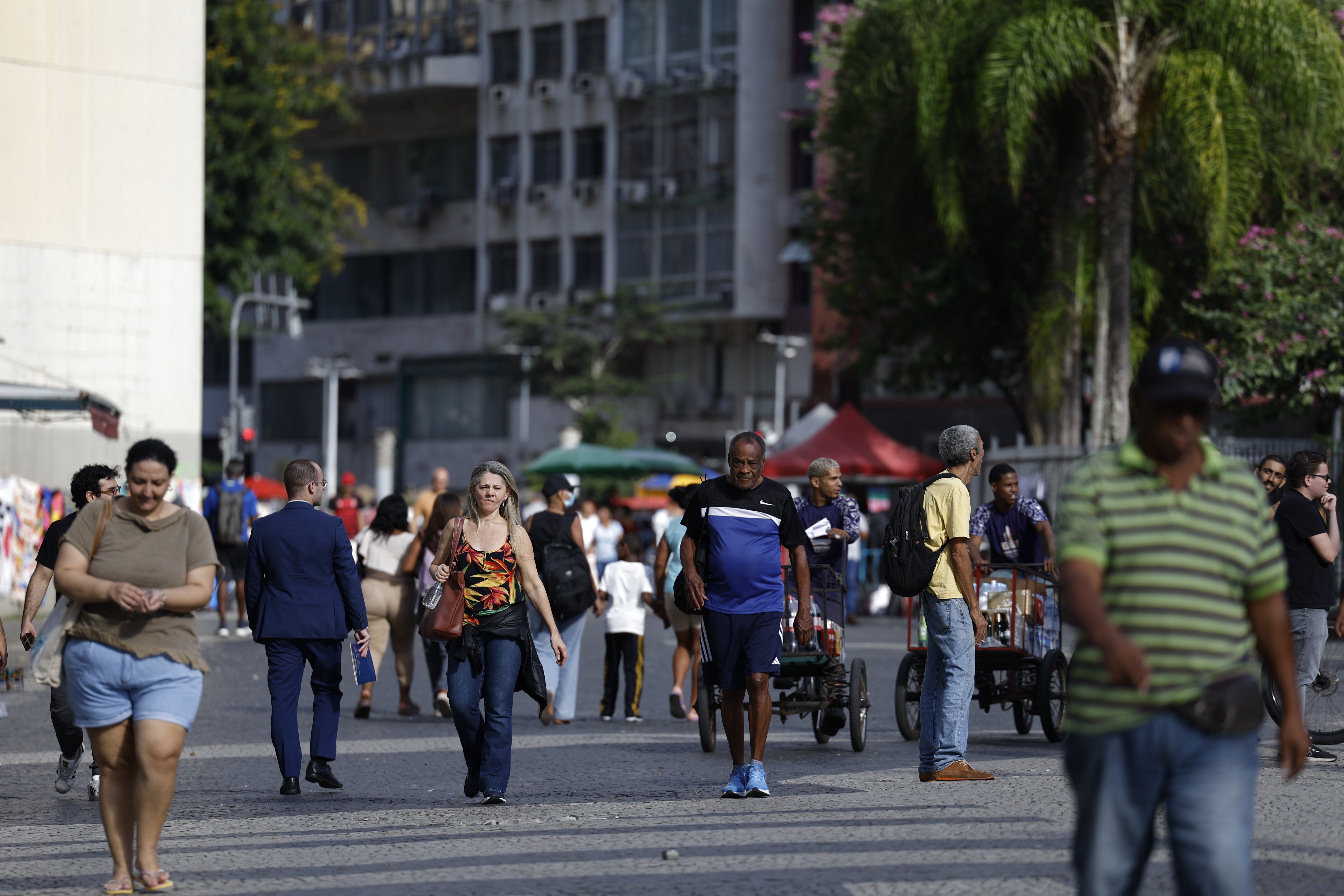 Desemprego até maio cai para 5,6%, o menor já registrado no período