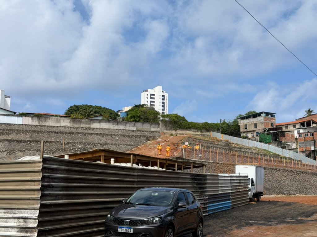 Canteiro de obras na comunidade do Pé Preto