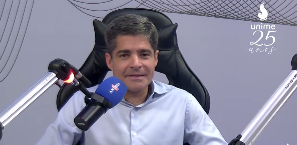 Na Antena 1 Salvador, ACM Neto diz que cenário para 2026 está mais tranquilo do que em 2022 